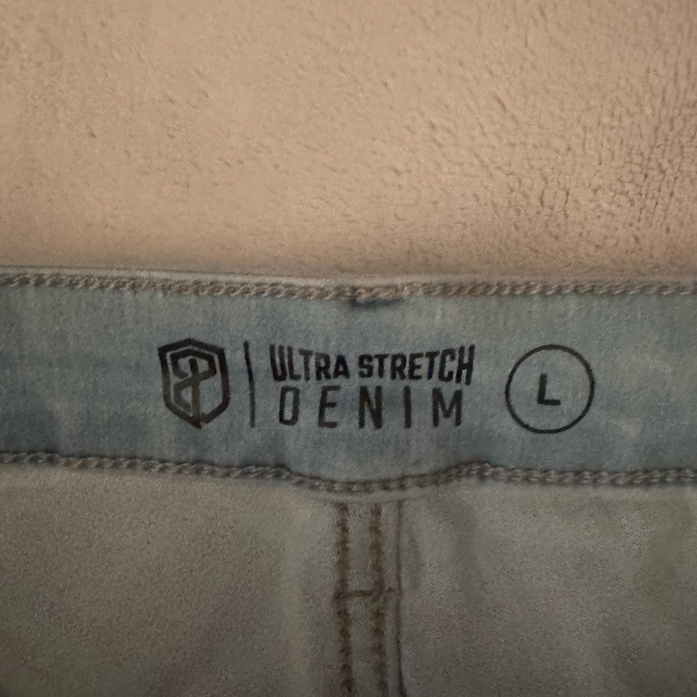 Primitive Light Wash Frayed Hem Stretchy Denim Shorts - Picture 3 of 5